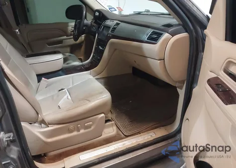 2013 Cadillac Escalade Luxury z USA, uszkodzony, nr VIN 1GYS3BEF4DR147071